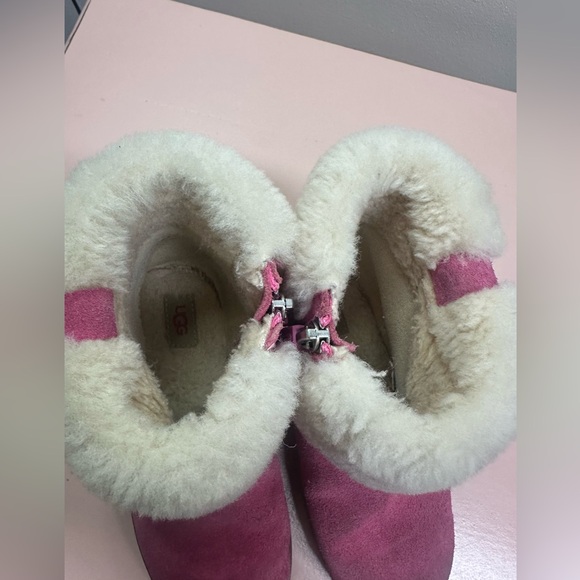UGG Pink Kids Boots with Cream Fur - Picture 7 of 8